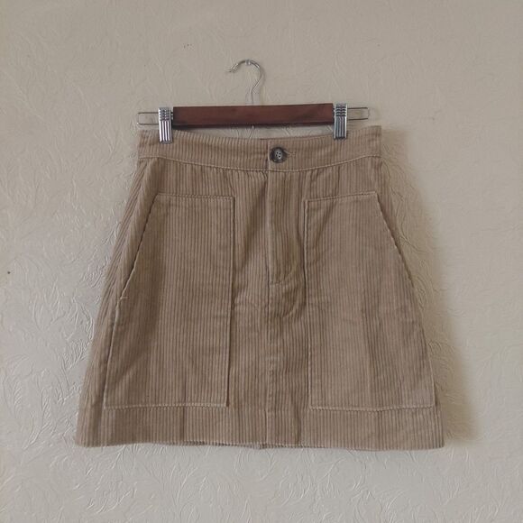 H&M Tan Corduroy High Waist Mini Skirt NEW Sz 4 - Picture 1 of 10